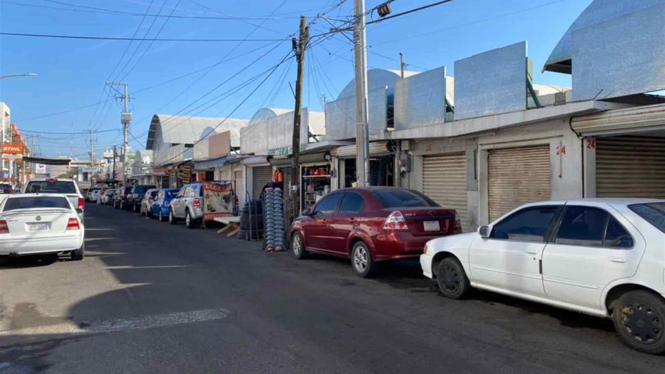 Ni los camiones llegan al “mercadito”, locatarios lamentan el abandono de las autoridades