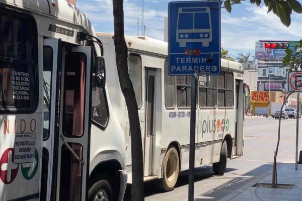Por cuarta ola de Covid-19, camiones operan al 50 %