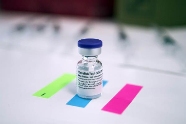 Pfizer detecta vacunas falsas contra Covid-19 en México y Polonia