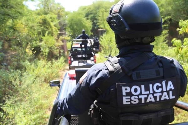 Se enfrentan civiles armados y policías estatales en Escuinapa