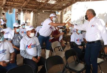 Se compromete Marco Osuna con pescadores de Paredones