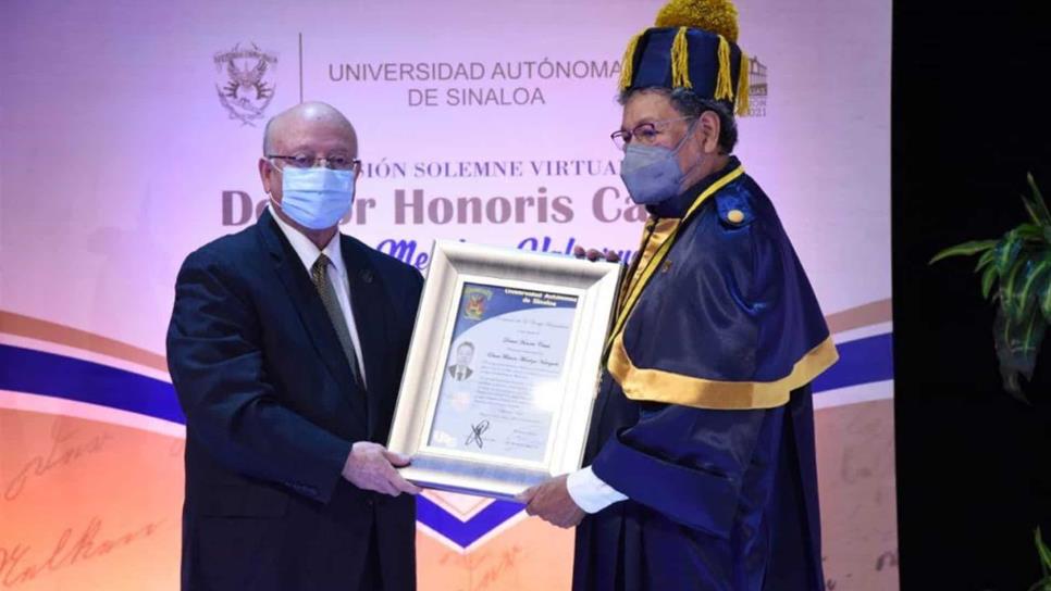 Otorga la UAS Doctorado Honoris Causa al escritor Élmer Mendoza