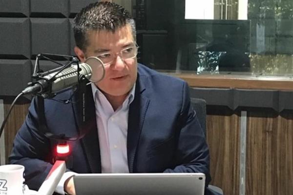 Renuncia Álvaro Ruelas a ISIFE y se une a la campaña de Mario Zamora