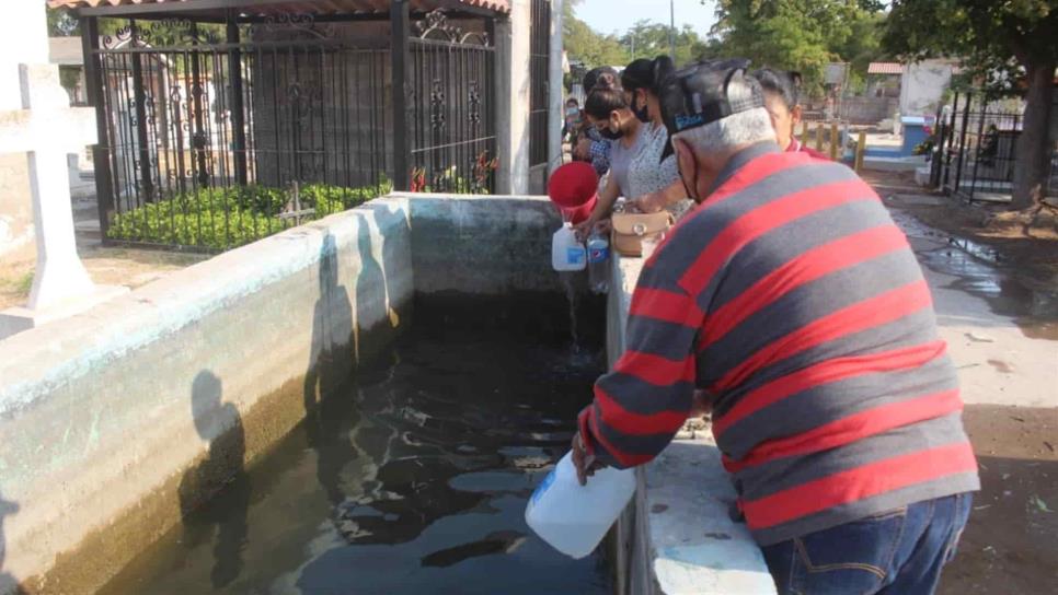 Baja presión de agua en la ciudad impacta en los panteones