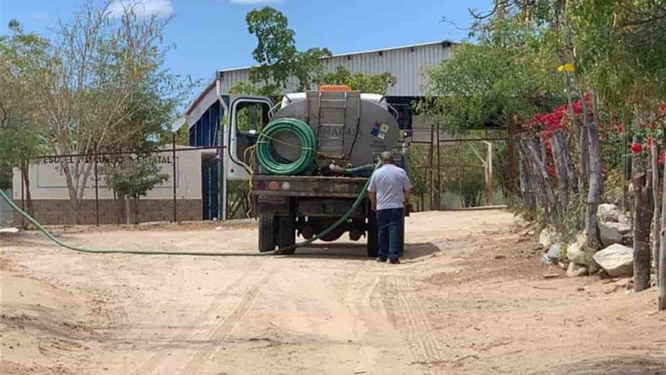 CEAPAS envía 3 pipas a Choix y 2 a El Fuerte para distribuir agua