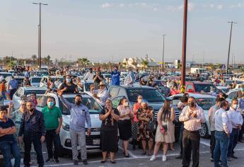 Participan más de mil 300 autos en caravana a favor de la vida