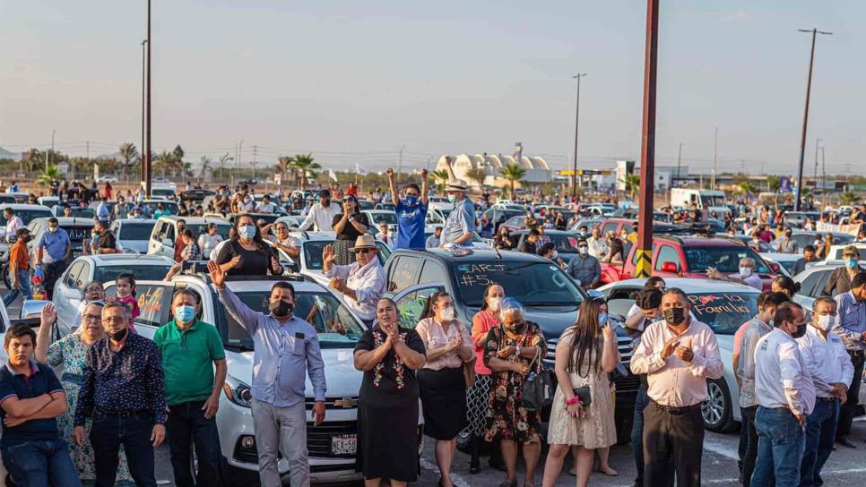 Participan más de mil 300 autos en caravana a favor de la vida