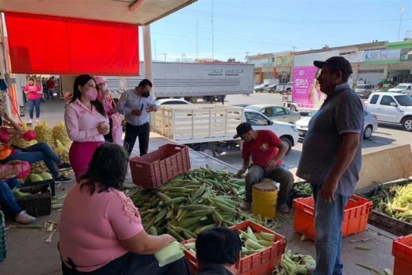 Siria Quiñonez se compromete a mejorar el mercado de abastos de Culiacán