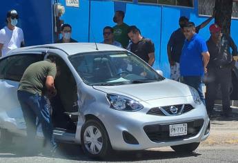 Choque en el centro de Los Mochis deja a una persona lesionada