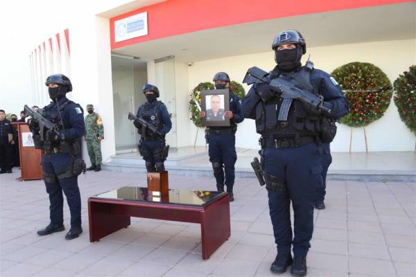 Dan el último adiós al Director de la Policía Estatal asesinado