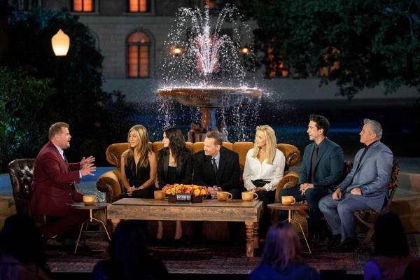 Seis amigos con demasiados invitados: así es el reencuentro de Friends