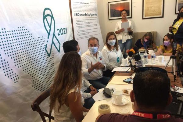 Reafirma “El Pío” Esquer compromiso de gestionar recursos para niños con cáncer