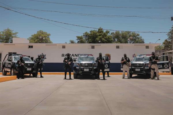 Autoridades de Guasave entregan tres patrullas a la DGSPyTM