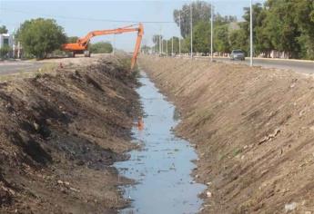 Al 100 % limpieza de drenes y canales en Ahome