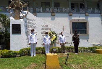 Celebran con ceremonia y ofrenda día de la marina en Mazatlán