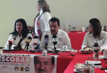 Votar por Olegaria Carrasco pone en riesgo la división de poderes, advierte Germán Escobar