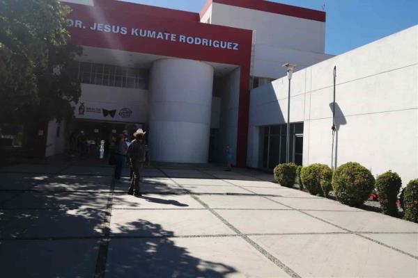Pese a estar vacunadas, al HG de Los Mochis llegan personas con Covid-19