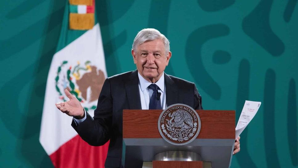 López Obrador promete investigar derrumbe de mina que dejó 7 muertos