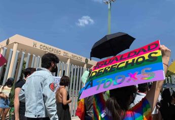 Entre rezos y canciones, Comunidad LGBT y Vía Familia se confrontan en el Congreso