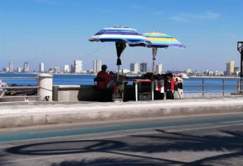 Piden vendedores de playa de Mazatlán orden en la zona