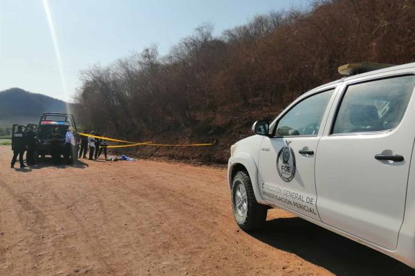 Con fractura cráneo y pies destrozados, hallan cadáver en Pericos