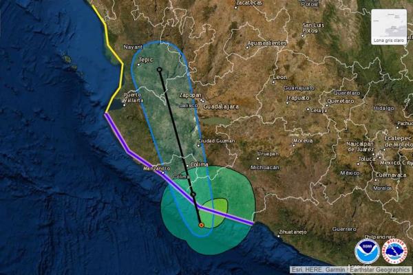 La tormenta Dolores toca tierra entre Colima y Michoacán