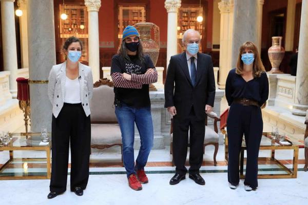 La RAE dará certificados de calidad a las máquinas que hablen bien español