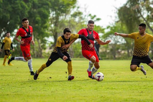 Dorados emprende viaje a Celaya para encarar este martes la jornada 15
