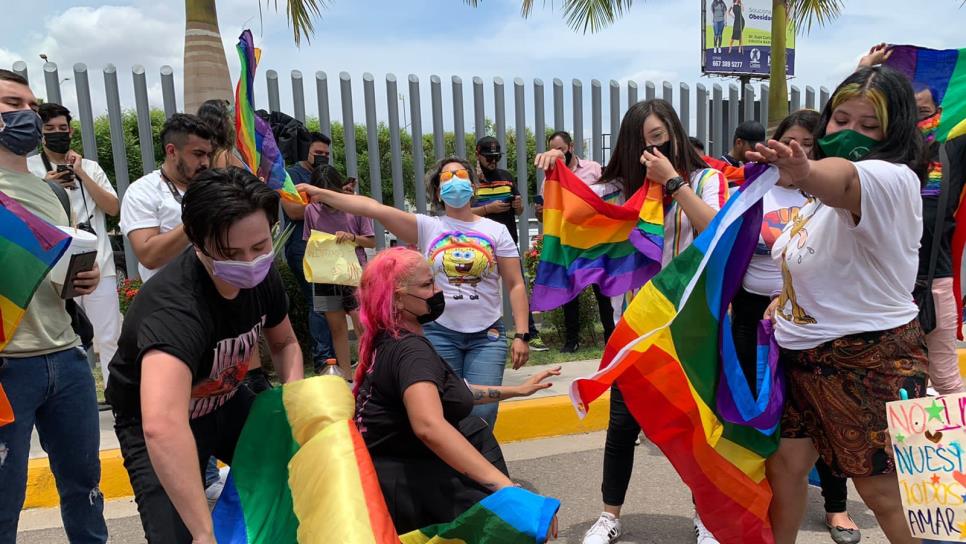 Por el Día Mundial del Orgullo LGBT+, piden a Quirino publicar reforma al Código Familiar