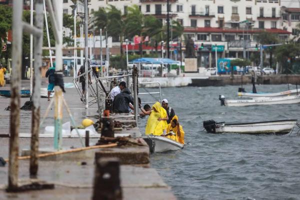 La tormenta tropical Enrique se aproxima a la península de BCS