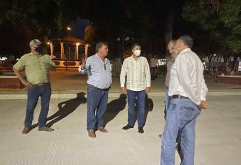 Alcalde de Ahome supervisa avances de los trabajos de pavimentación en Higuera de Zaragoza