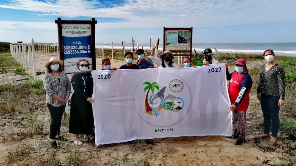 Sedesu iza bandera de Playa Limpia Sustentable en El Verde Camacho