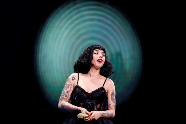 Mon Laferte vuelve a los escenarios con un tour por EE.UU.