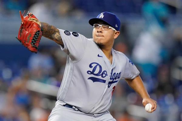 Julio Urías va por su victoria 12 de la temporada