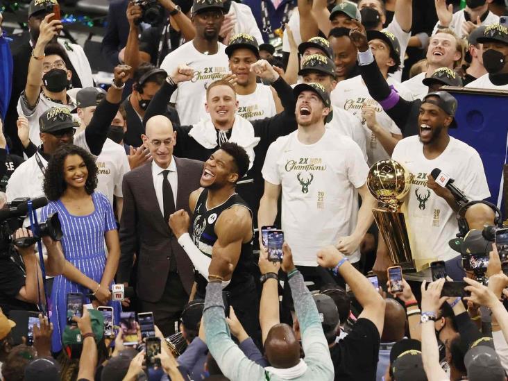 Bucks derrota a los Phoenix Suns y se corona en la NBA Bucks derrota a los Phoenix Suns y se corona en la NBA