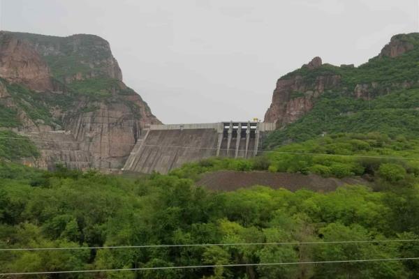 Trasvasan agua de la presa Huites a la Miguel Hidalgo