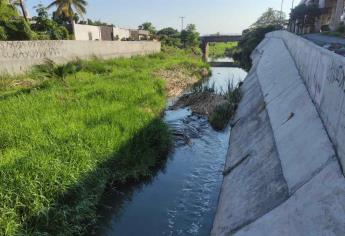 Denuncian desbordamiento de aguas negras en la Ramón F. Iturbe, Mazatlán