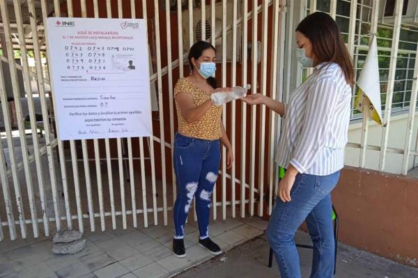 Sin registrarse hechos violentos en consulta popular en Sinaloa