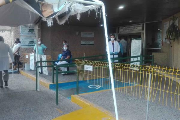 Derechohabientes del IMSS se quejan por negación de turnos para citas médicas