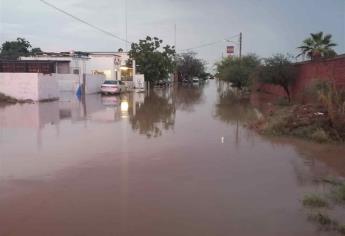 Tromba causa inundaciones en El Carrizo
