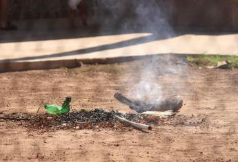 Se quejan por quema de basura en escuela de Los Mochis