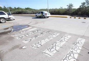 Grafitean vialidad recién inaugurada en Mazatlán