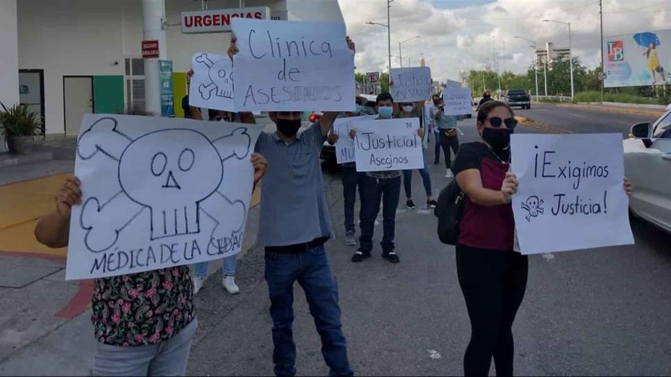 Protestan y denuncian altos costos, así como negligencia médica en Culiacán