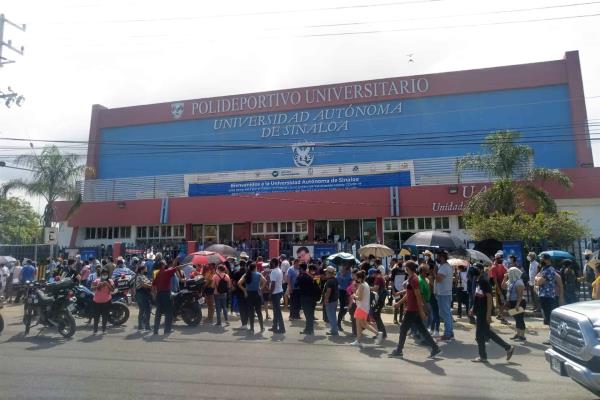 Extienden un día la vacunación en Mazatlán