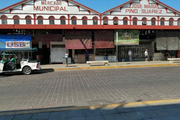 Por lluvias e inundaciones, sigue cerrado el mercado Pino Suárez en Mazatlán