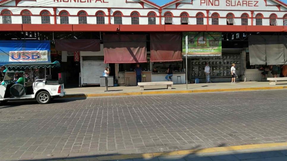 Por lluvias e inundaciones, sigue cerrado el mercado Pino Suárez en Mazatlán