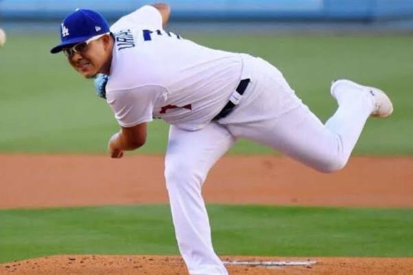 Julio Urías es líder de triunfos en toda la MLB