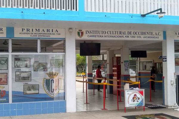 Sólo colegios regresan a las aulas en Mazatlán; escuelas públicas siguen cerradas