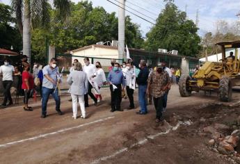 Dan banderazo de inicio a obras de pavimentación en Cerrillos, Ahome