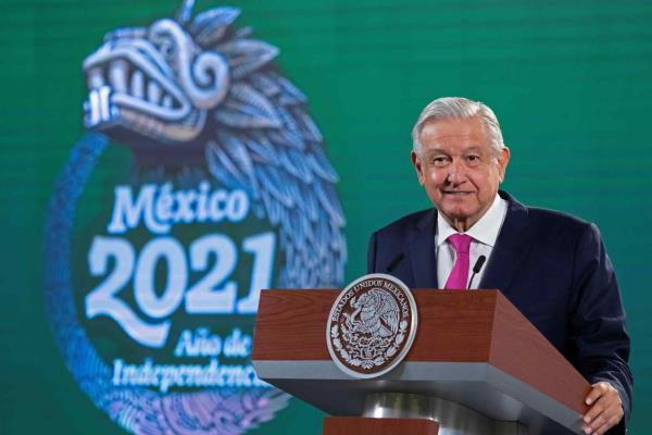 México crecerá al menos 5 % anual hasta 2024: AMLO